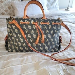 Dooney & Bourke Tote